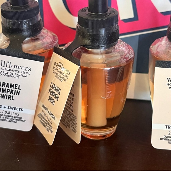 New Caramel Pumpkin Swirl Bath & Body Works wallflower refills 3 pack - Picture 4 of 4
